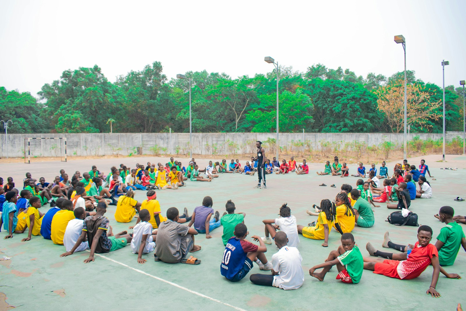 Community diabetes education session with a group outdoors